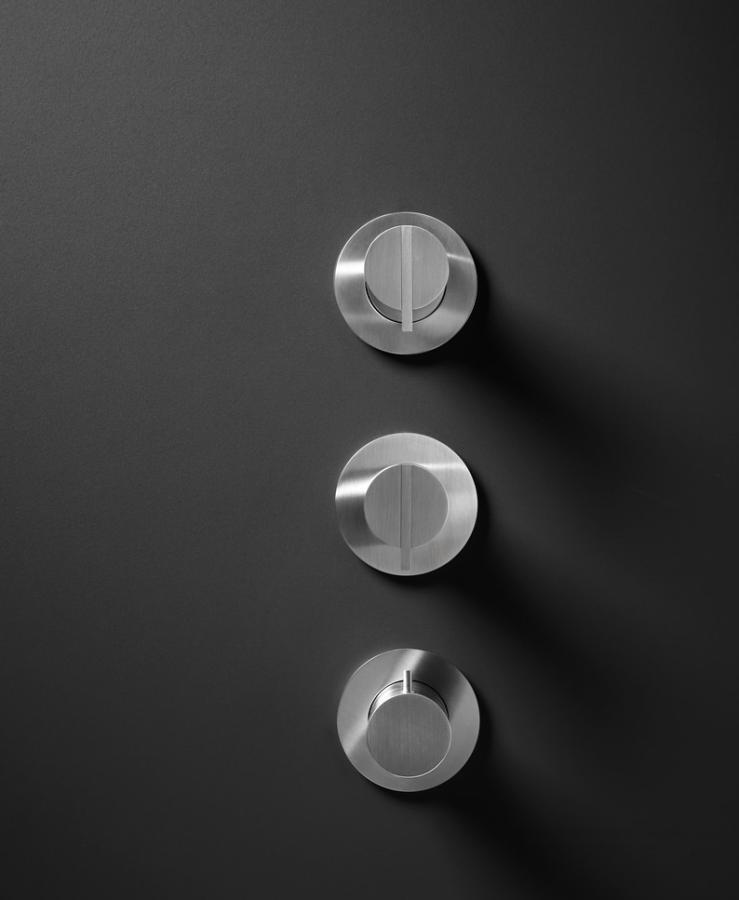 Переключатель потоков на 3 выхода Antonio Lupi Essentia, внешняя часть, цвет: Satin Steel