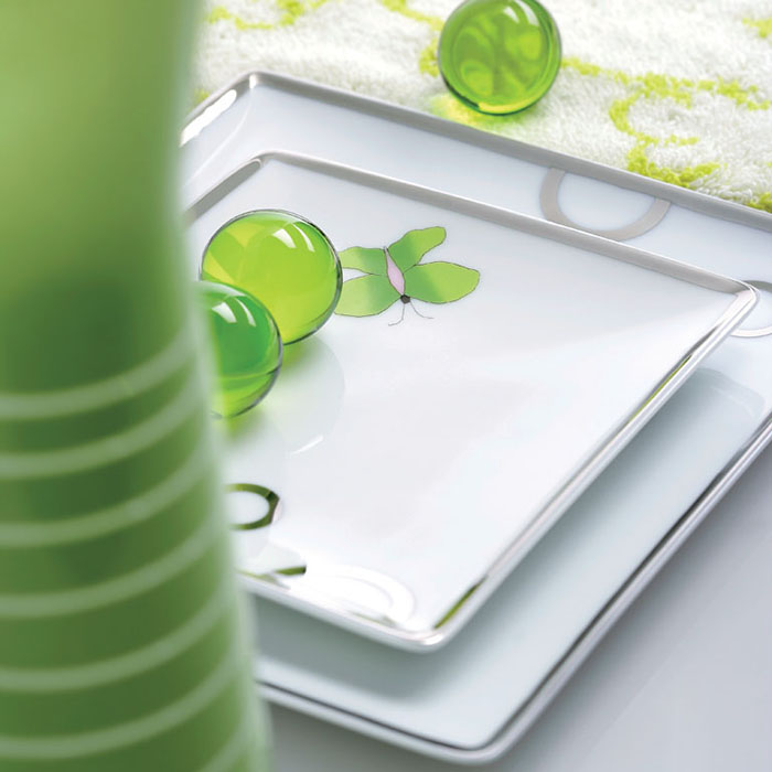THG CAPUCINE VERT DECOR PLATINE Поднос керамический 122х110 мм, настольный, small size, декор платина/зеленый, цвет: белый