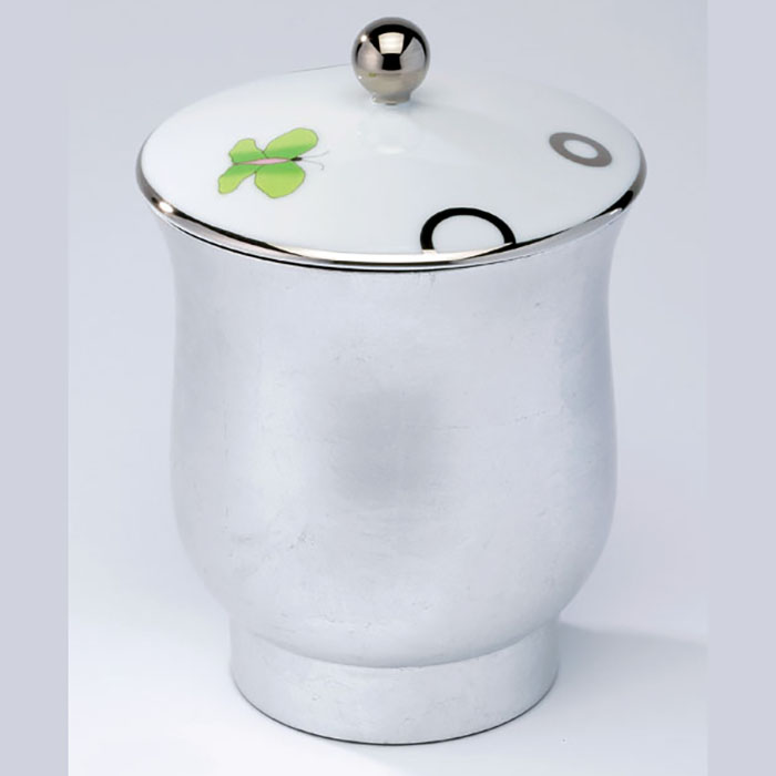 Китайская лакированная коробка THG CAPUCINE VERT DECOR PLATINE с белой керамической крышкой Ø126 мм, middle size, декор платина/зеленый, цвет: белый