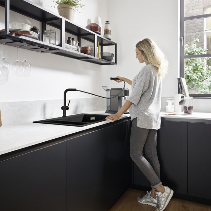 Смеситель для кухни Hansgrohe Talis M54, 1 отв., с вытяжным изливом 1jet, цвет: черный матовый
