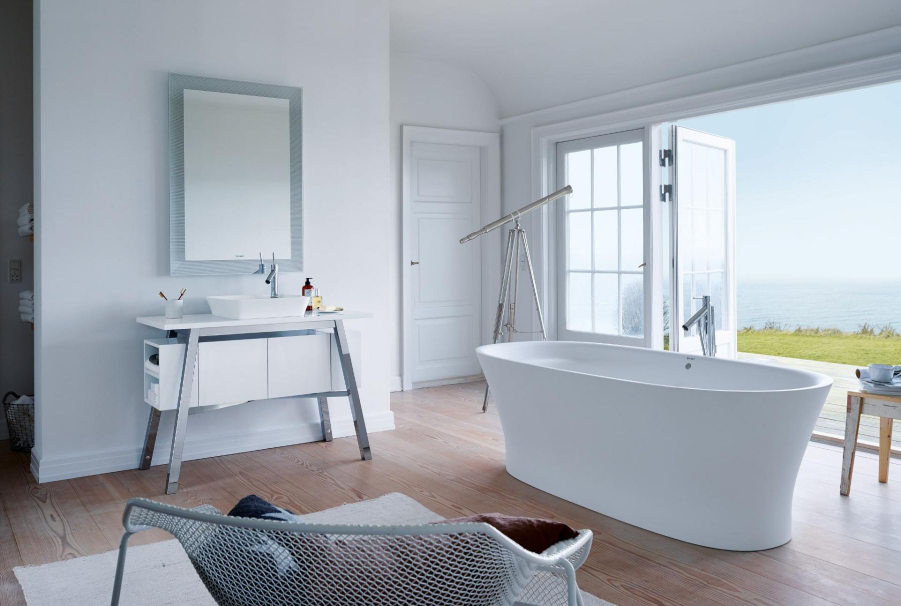 Duravit Cape Cod Ванна 185.5х88.5см, отдельностоящая с бесшовной панелью с одним наклоном для спины, цвет: белый